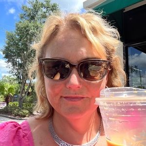 Meet your Posher, Betsy